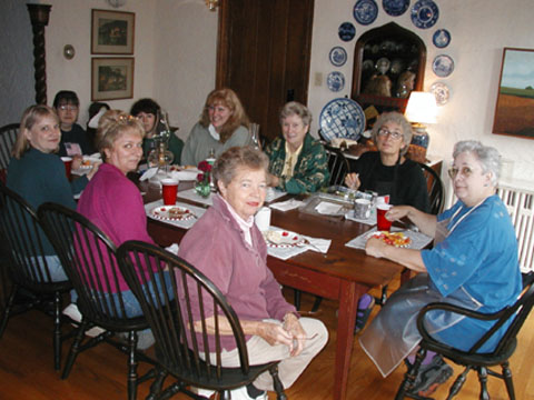 Annestable.jpg (59447 bytes)